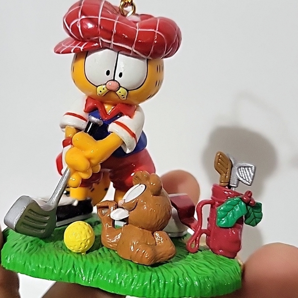 Paws 1996 Garfield Golfing with Gopher Ornament